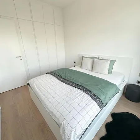 شقة West 65 Airport بلغراد