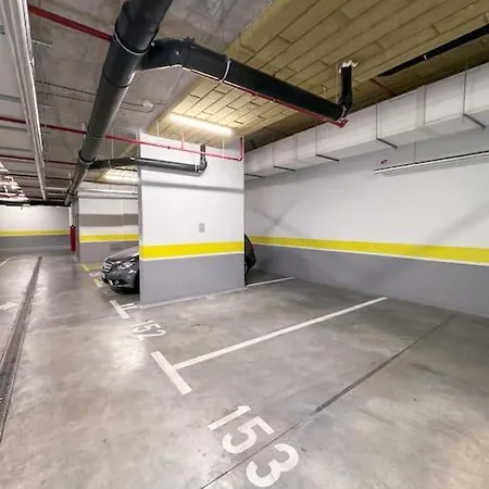 West 65 Airport شقة *