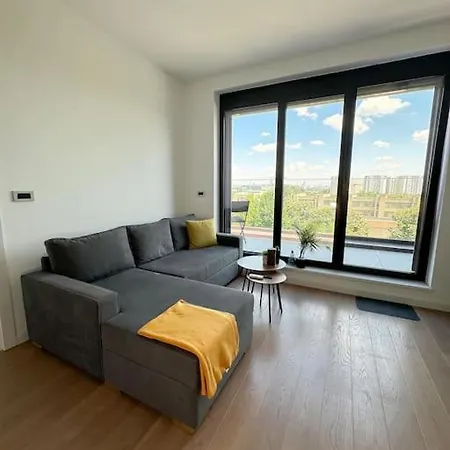 West 65 Airport Apartman Belgrade